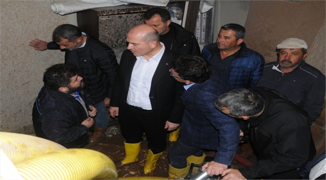 İçişleri Bakanı Soylu Antalya da Selden Zarar Görenleri Ziyaret Etti