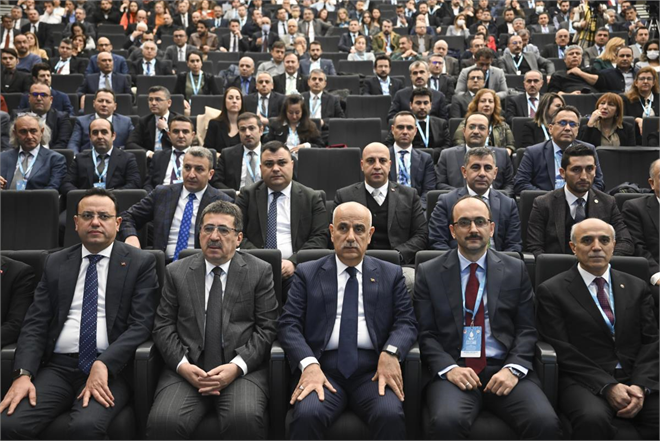 BAKAN KİRİŞCİ, `İÇMESUYU VE ATIKSU YÖNETİMİ ÇALIŞTAYI`NA KATILDI