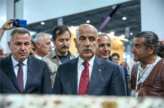 BAKAN KİRİŞCİ ADANA DA BAZI PROGRAMLARA İŞTİRAK ETTİ