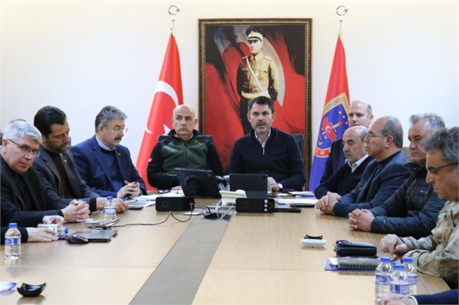 BAKAN KİRİŞCİ ADANA VE OSMANİYE DE DEPREMLE İLGİLİ AÇIKLAMALARDA BULUNDU