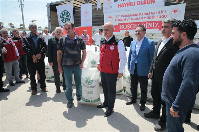 BAKAN KİRİŞCİ DEPREMDEN ETKİLENEN ARICILARA YÜZDE 100 HİBELİ ŞEKER DAĞITIMI PROGRAMINA KATILDI