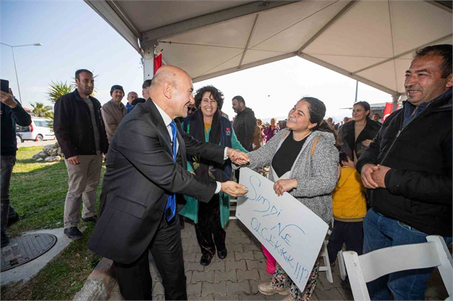İzmir Büyükşehir Belediyesi Kırsal Kalkınma Projesi İle 73 Üreticiye 267 Küçükbaş Hayvan Dağıttı