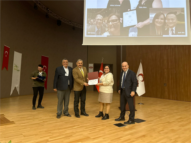 Tülin Akın, Tarımda Dijital Teknolojiler Zirvesi`nde Konuşmacı Olarak Sahne Aldı