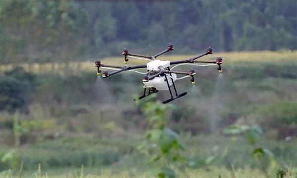 Tarla İlaçlayan Drone