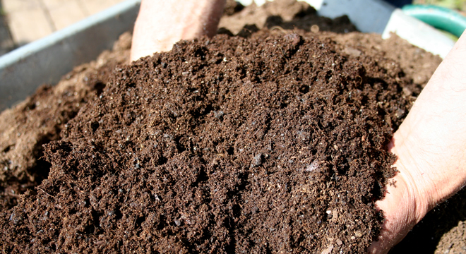 ÇÖPLER KOMPOSTLA DOĞAYA KAZANDIRILIYOR