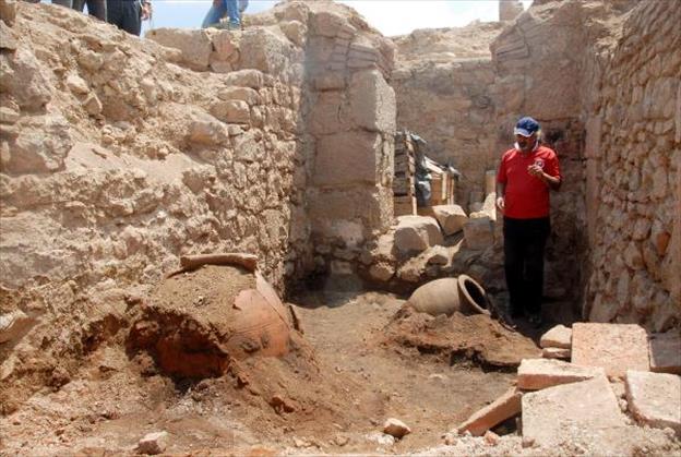 YALVAÇ TA 1300 YILLIK TAHIL BULUNDU