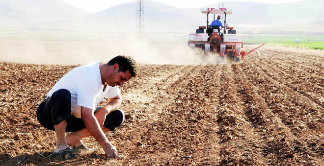 ÇİFTÇİLERİN SIFIR FAİZLİ KREDİ SORUNU ÇÖZÜM BEKLİYOR