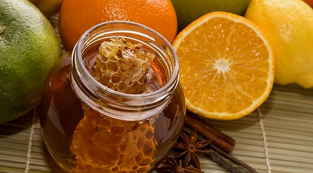 SEZONUN İLK NARENCİYE BALI REKOR FİYATLA SATILDI