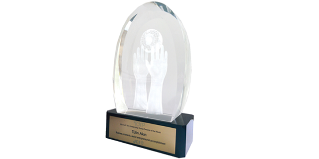 Dünya nın En Başarılı Genç Girişimcisi Ödülü 2013