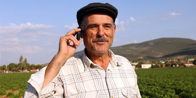 Çiftçilerin Yeni Atasözü Akıllı telefonun ne kadar iyi olursa patateslerin o kadar büyük olur